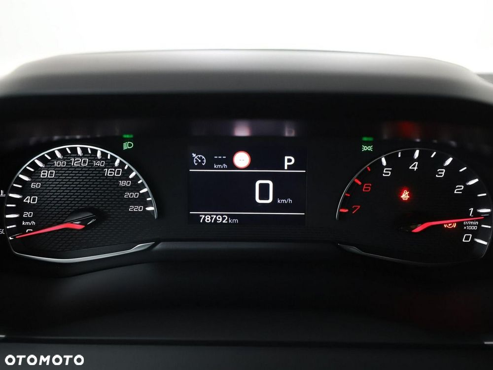 Peugeot 2008 PureTech 130 EAT8 Allure - 24