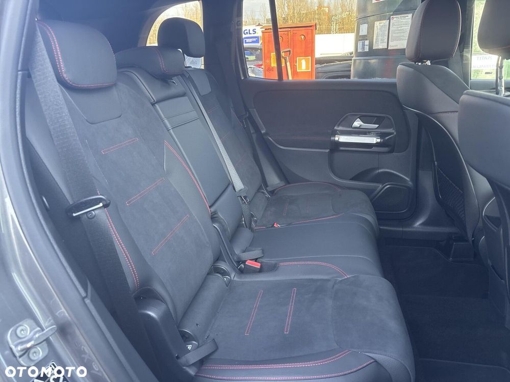 Mercedes-Benz GLB - 21