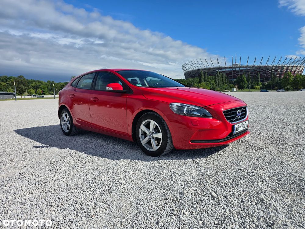 Volvo V40 T2 Drive-E Momentum - 1