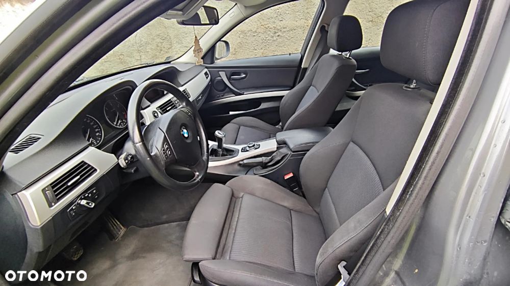 BMW Seria 3 320d - 14