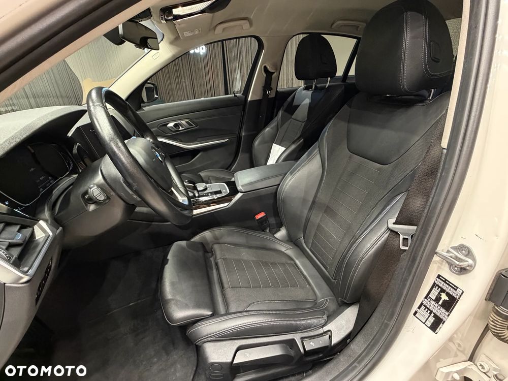 BMW Seria 3 318i Sport Line - 10