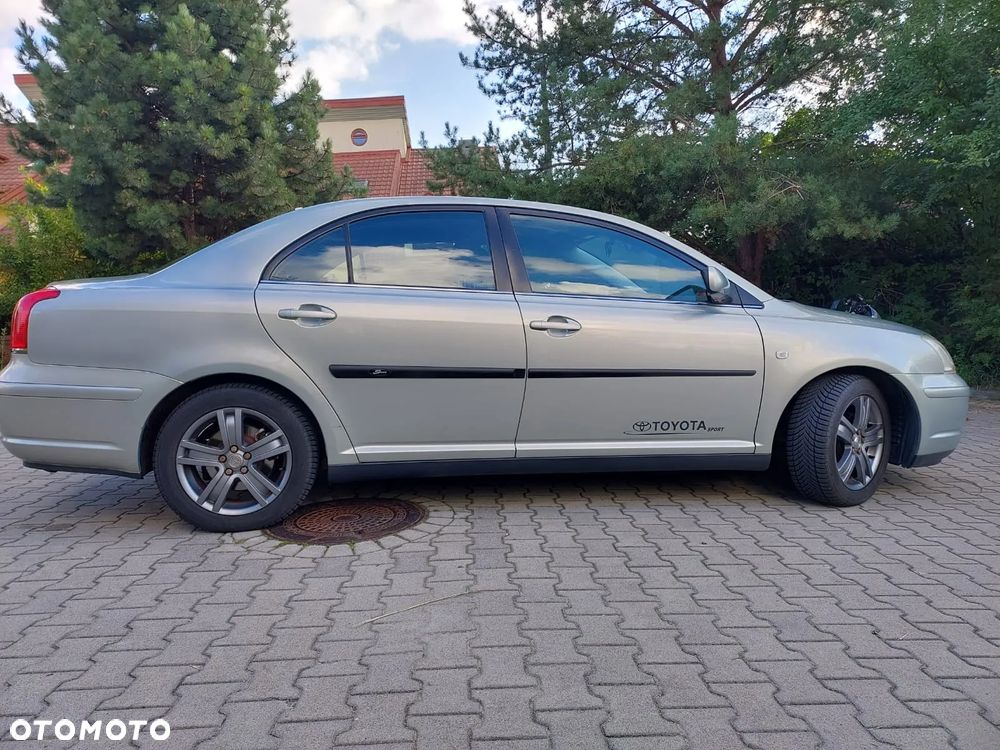 Toyota Avensis - 9