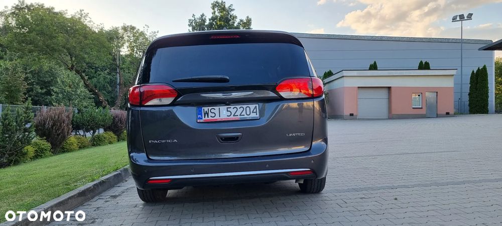 Chrysler Pacifica - 10