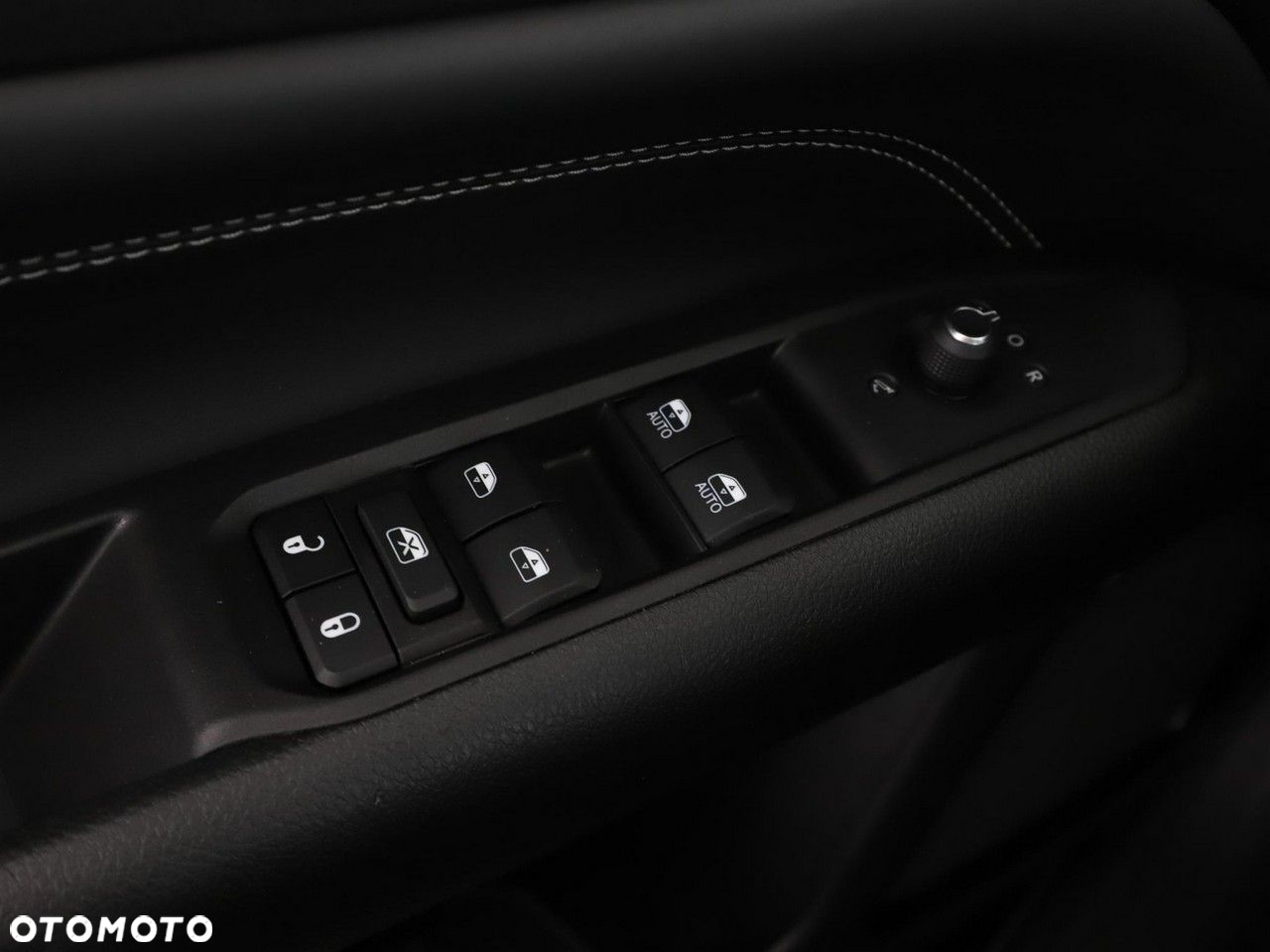 Jeep Compass 1.3 T4 4xe PLUG-IN HYBRID Automatik Limited - 38