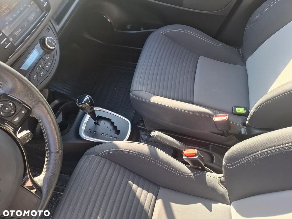 Toyota Yaris Hybrid 100 Premium - 12