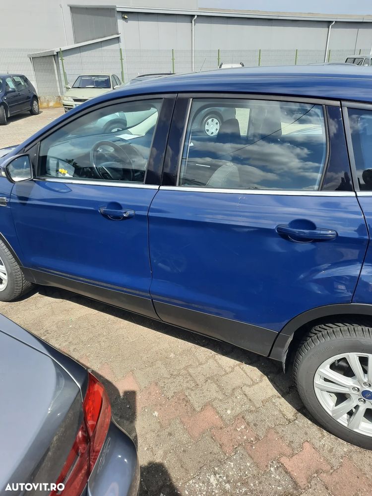 Ford Kuga 1.5 EcoBoost 2WD Trend - 4