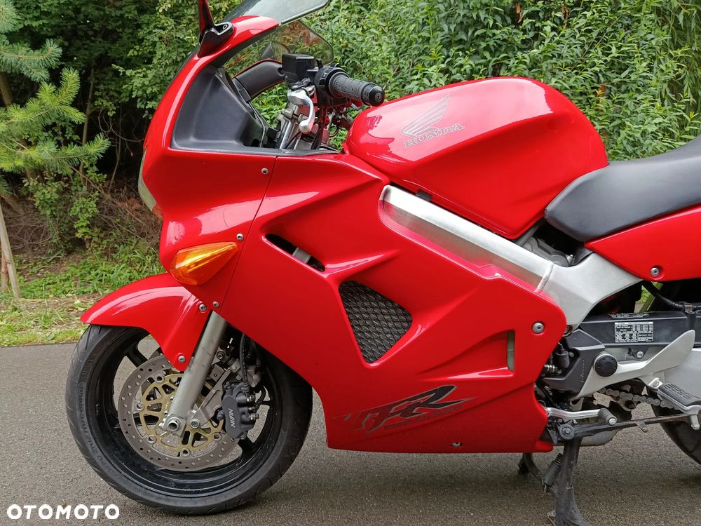 Honda VFR - 2