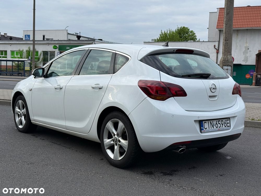 Opel Astra 2.0 CDTI Cosmo - 5