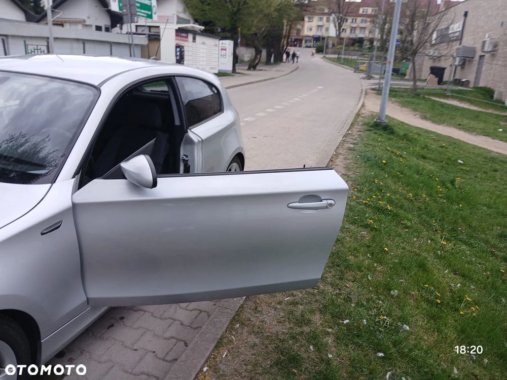 BMW Seria 1 118d DPF - 6