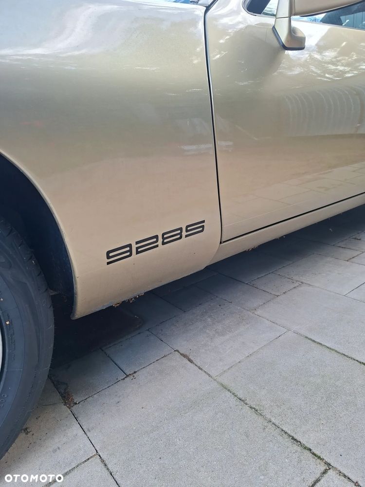 Porsche 928 - 8