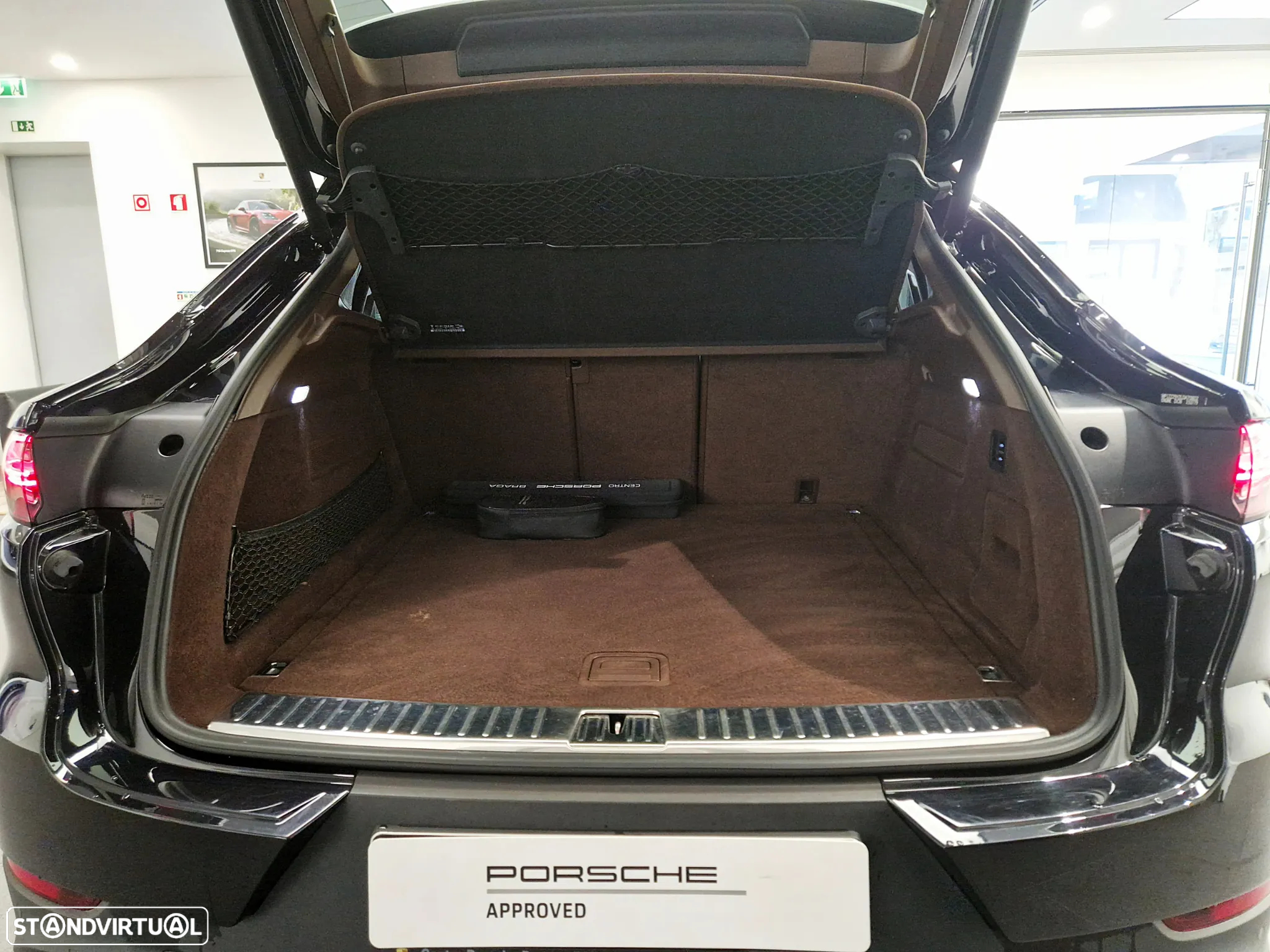 Porsche Cayenne Coupé E-Hybrid - 7