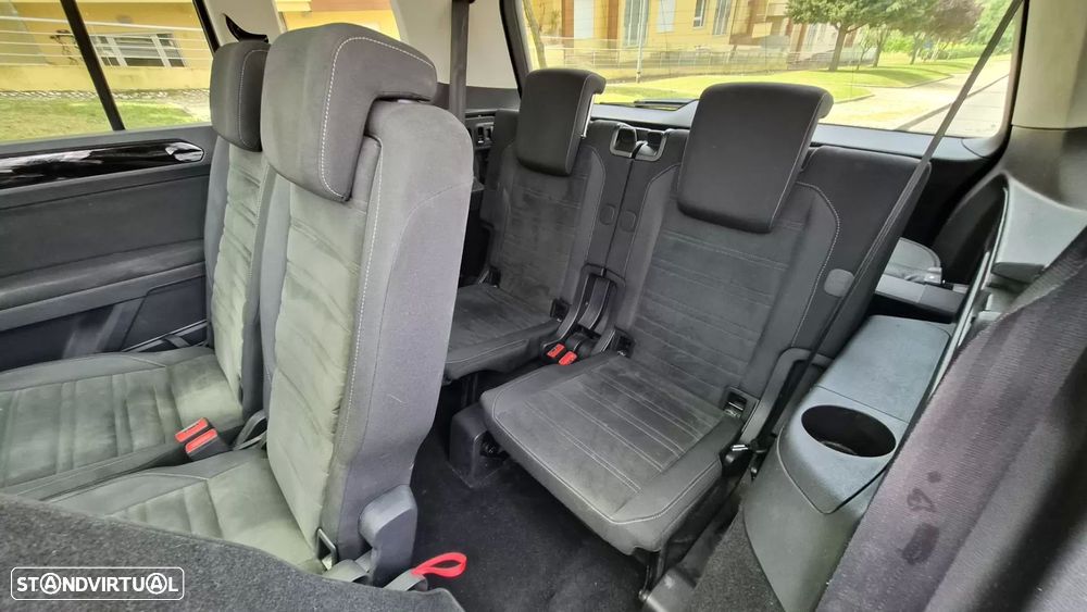 VW Touran 2.0 TDI R-Line - 20