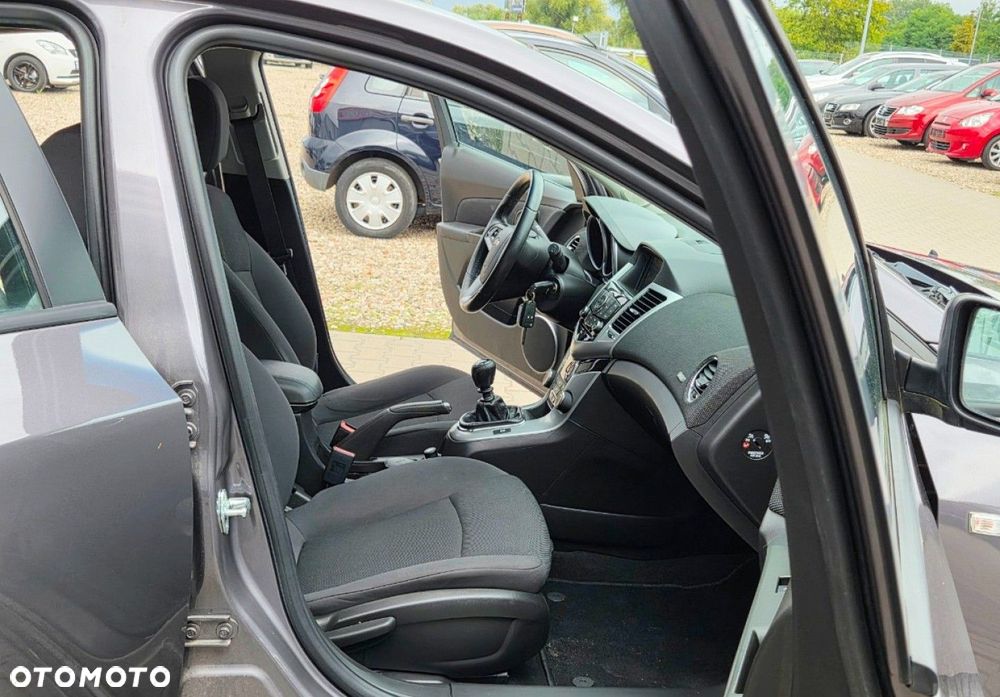 Chevrolet Cruze - 22