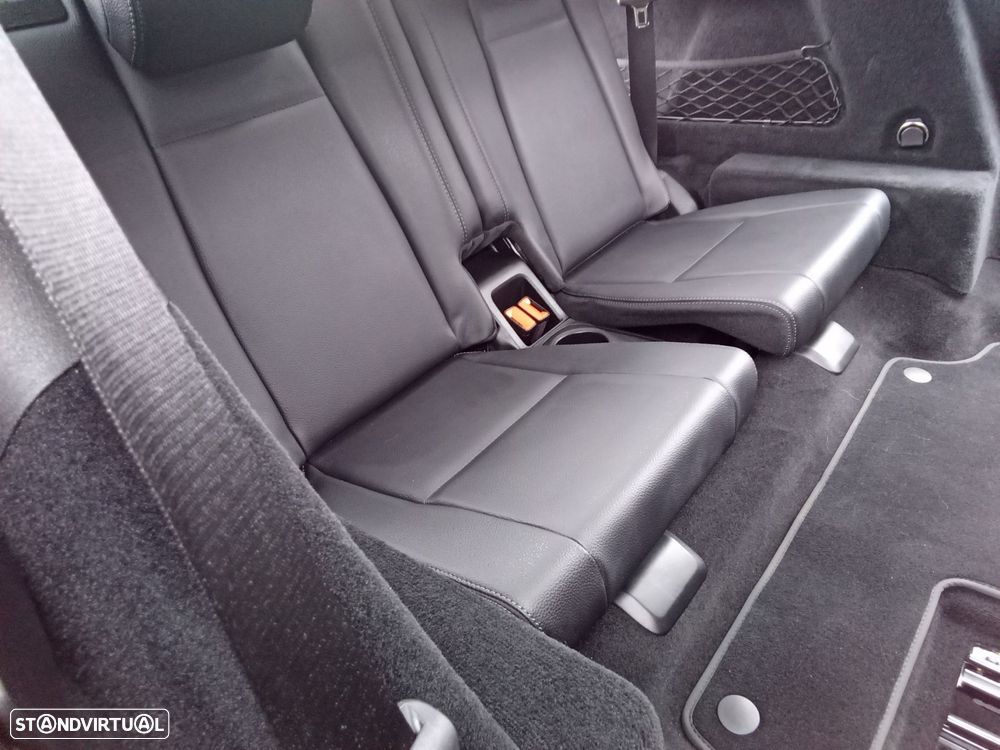 Mercedes-Benz GLE 300 d 4Matic - 42