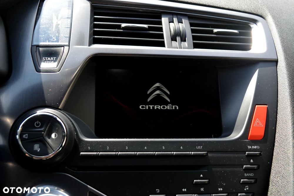 Citroën DS5 e-HDi 115 EGS6 Chic - 27