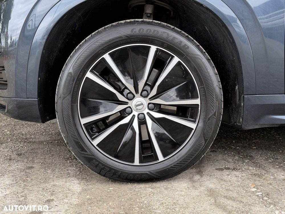 Volvo XC 90 B5 D AWD Geartronic Momentum Pro - 37