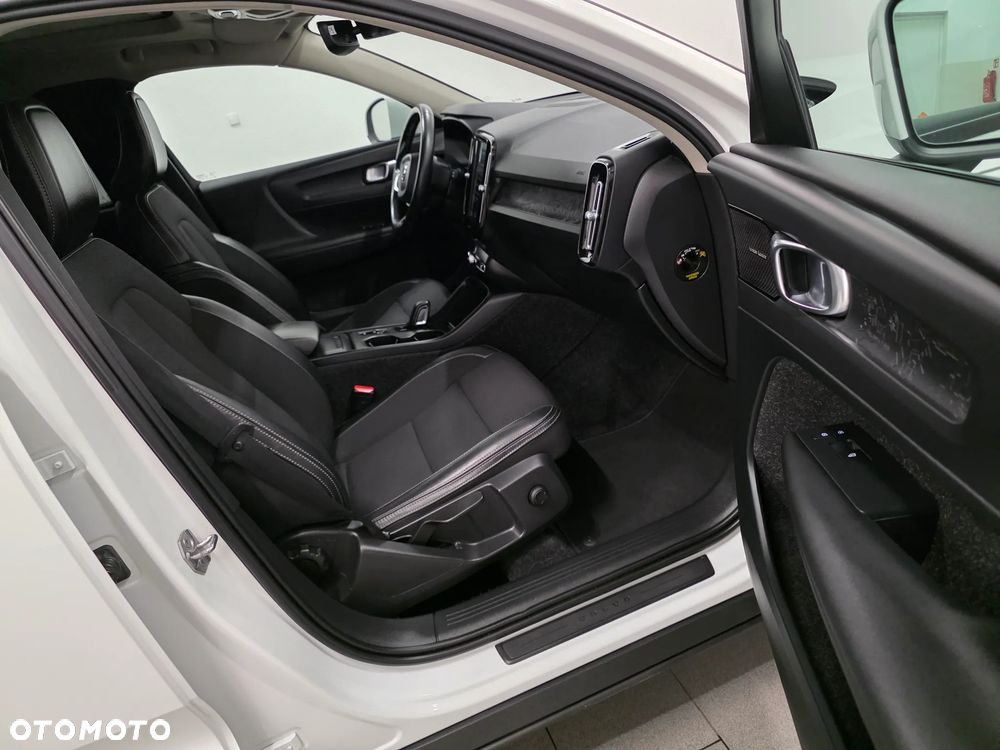 Volvo XC 40 D3 SCR R-Design - 30