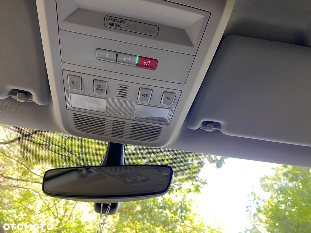 Volkswagen Caravelle - 18