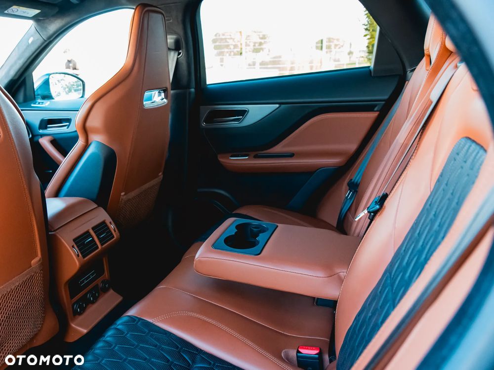 Jaguar F-Pace 5.0 V8 S/C AWD SVR - 38