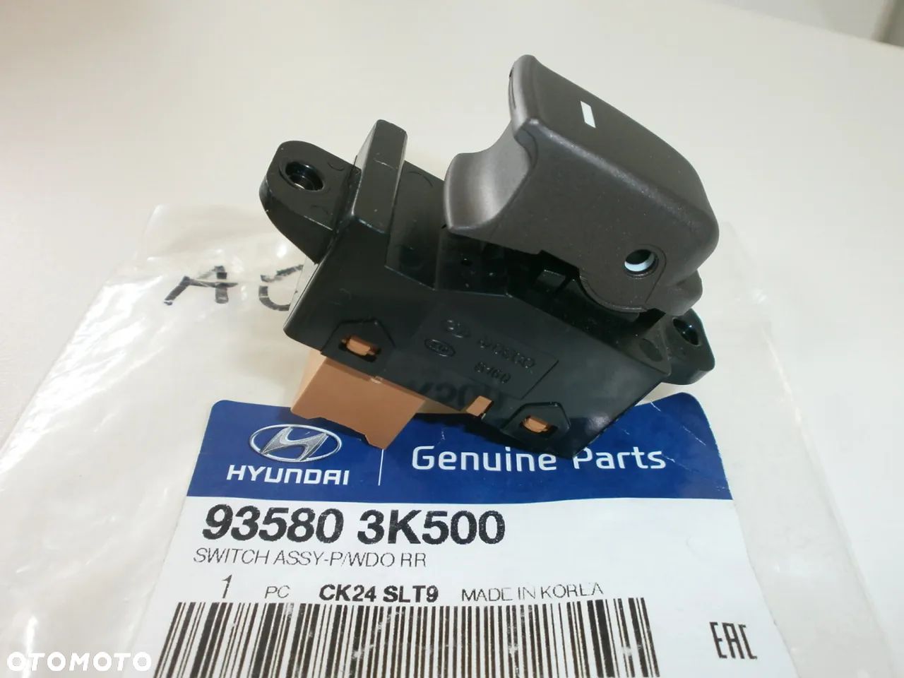 Przełącznik sterowania szyby drzwi HYUNDAI SONATA-MY08 NR KAT. 935803K500 - 1