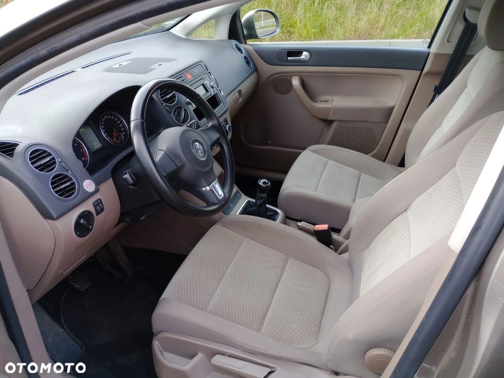 Volkswagen Golf Plus - 11