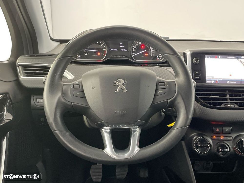Peugeot 2008 1.2 PureTech Signature — fotografia 14