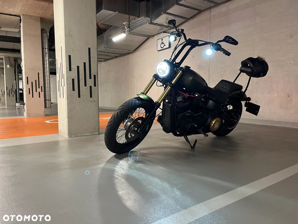 Harley-Davidson Softail Street Bob - 17
