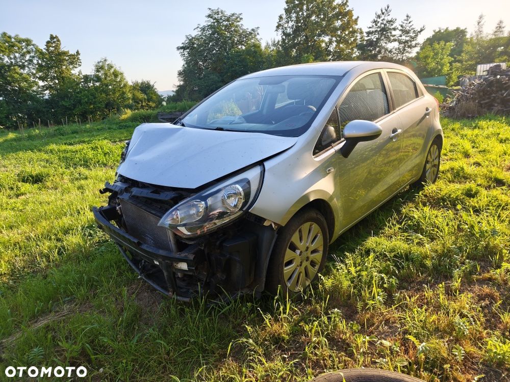 Kia Rio - 1