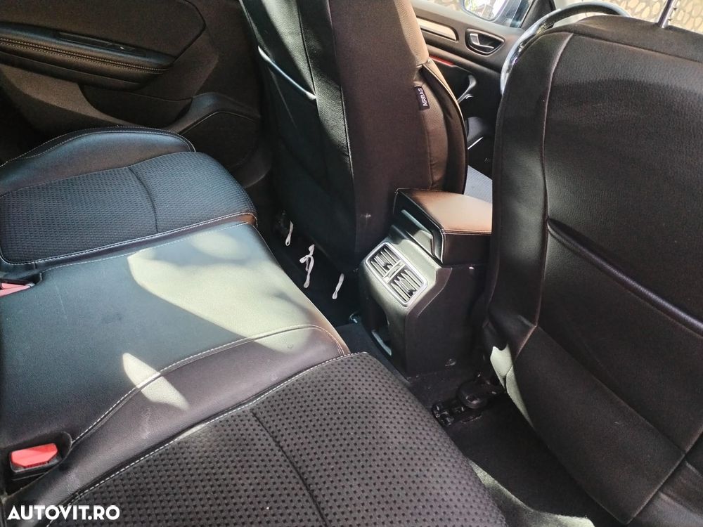 Renault Megane ENERGY dCi 110 EDC BOSE EDITION - 5