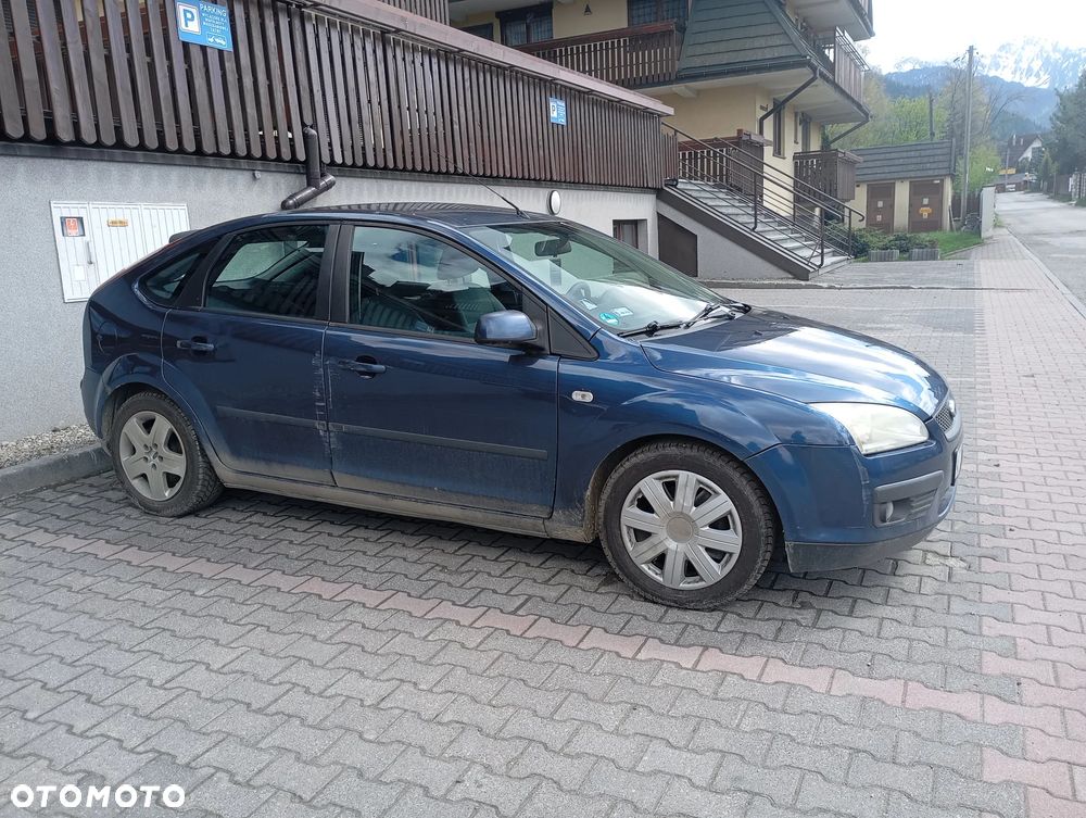 Ford Focus 1.6 Ambiente - 2