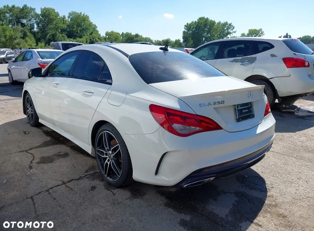Mercedes-Benz CLA - 4