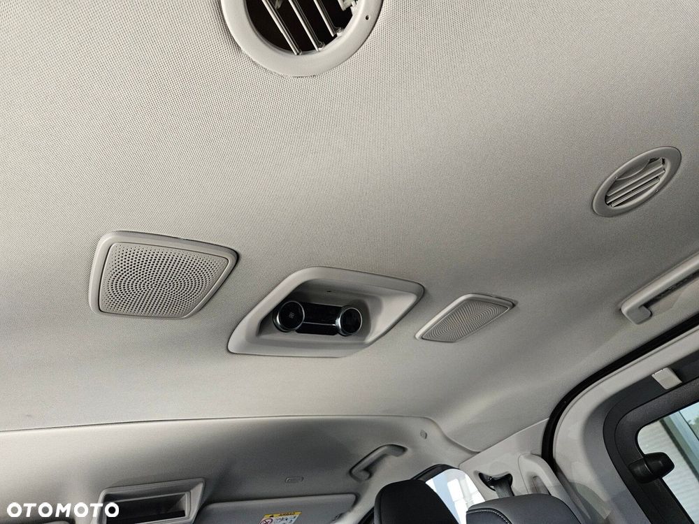 Ford Tourneo Titanium X FWD - 13