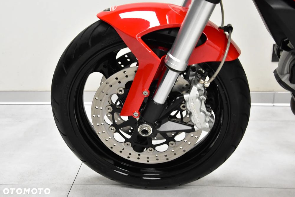 Ducati Monster - 32