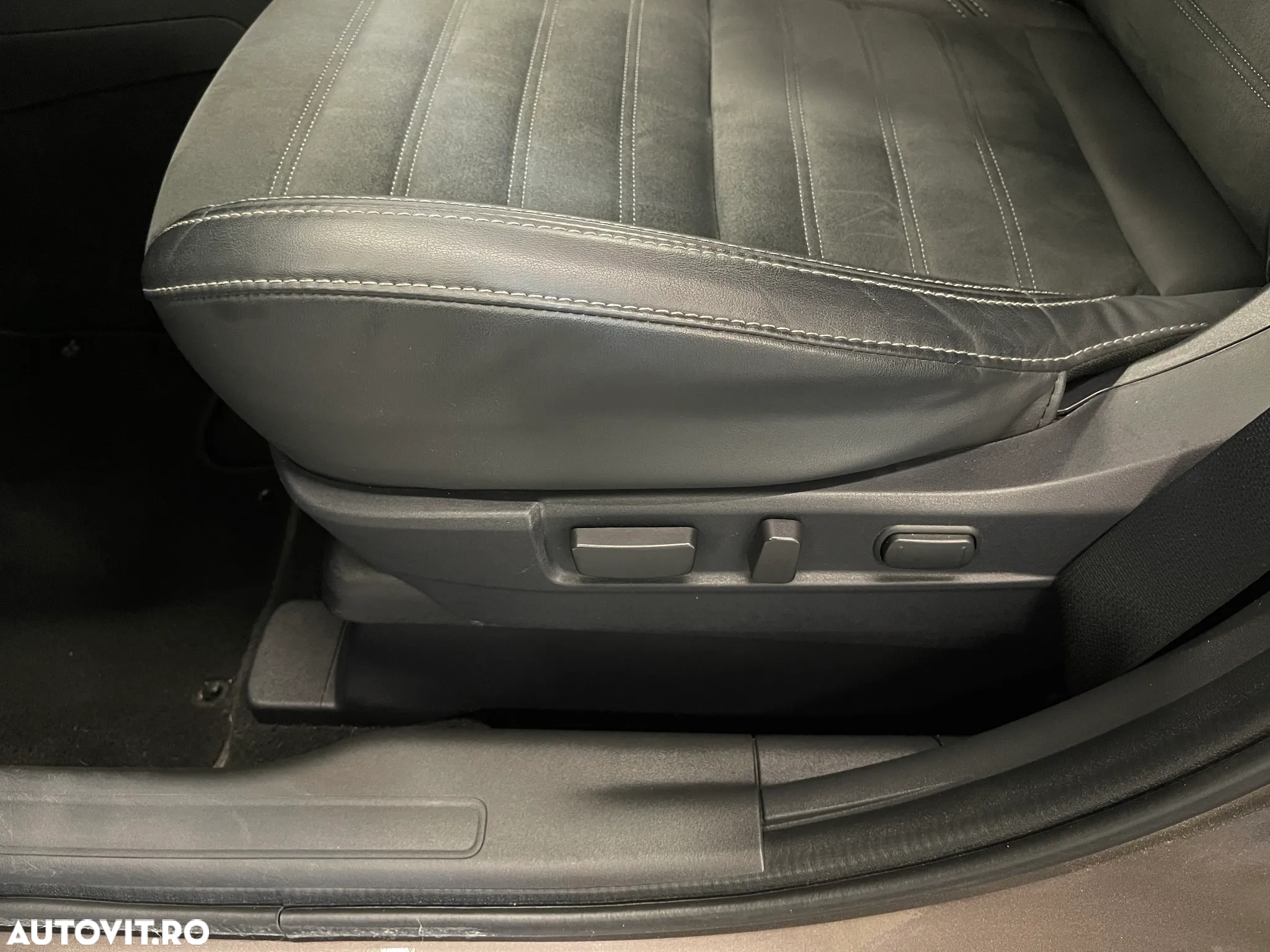 Mitsubishi Outlander - 22