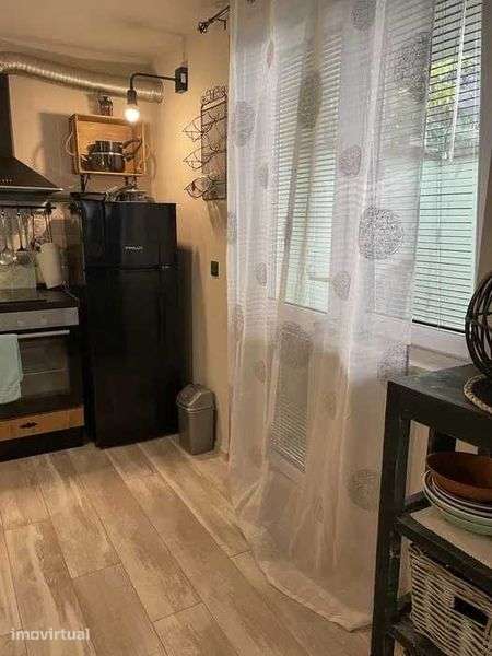 Arrenda-se estúdio T0 mobilado e decorado - Grande imagem: 4/9