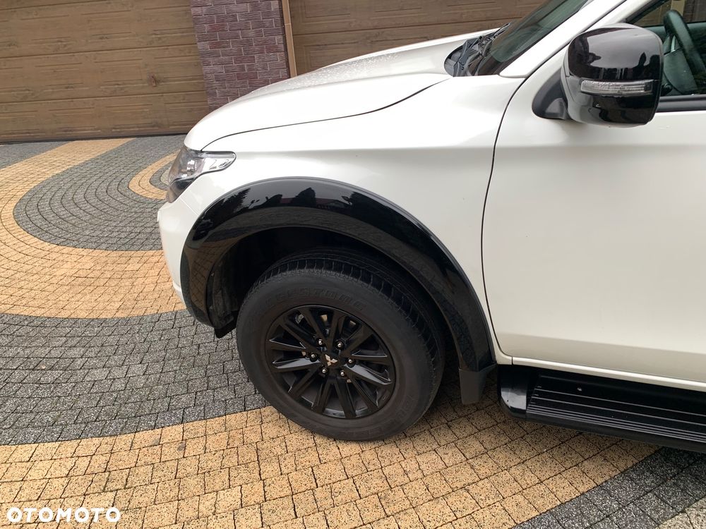 Mitsubishi L200 2.4 d DC Instyle Premiere Edition - 28