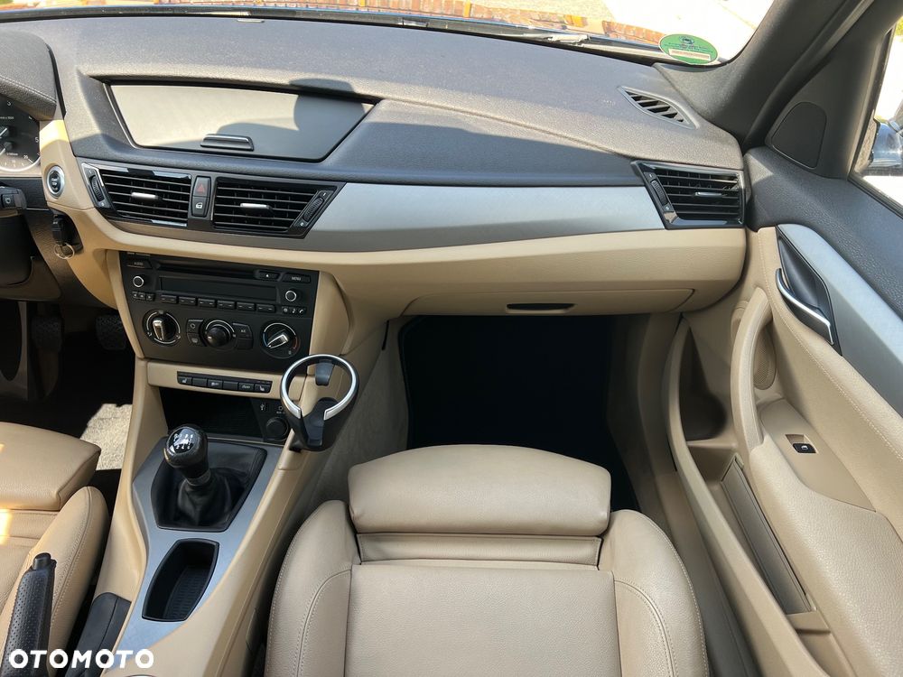 BMW X1 sDrive18d Sport Line - 29