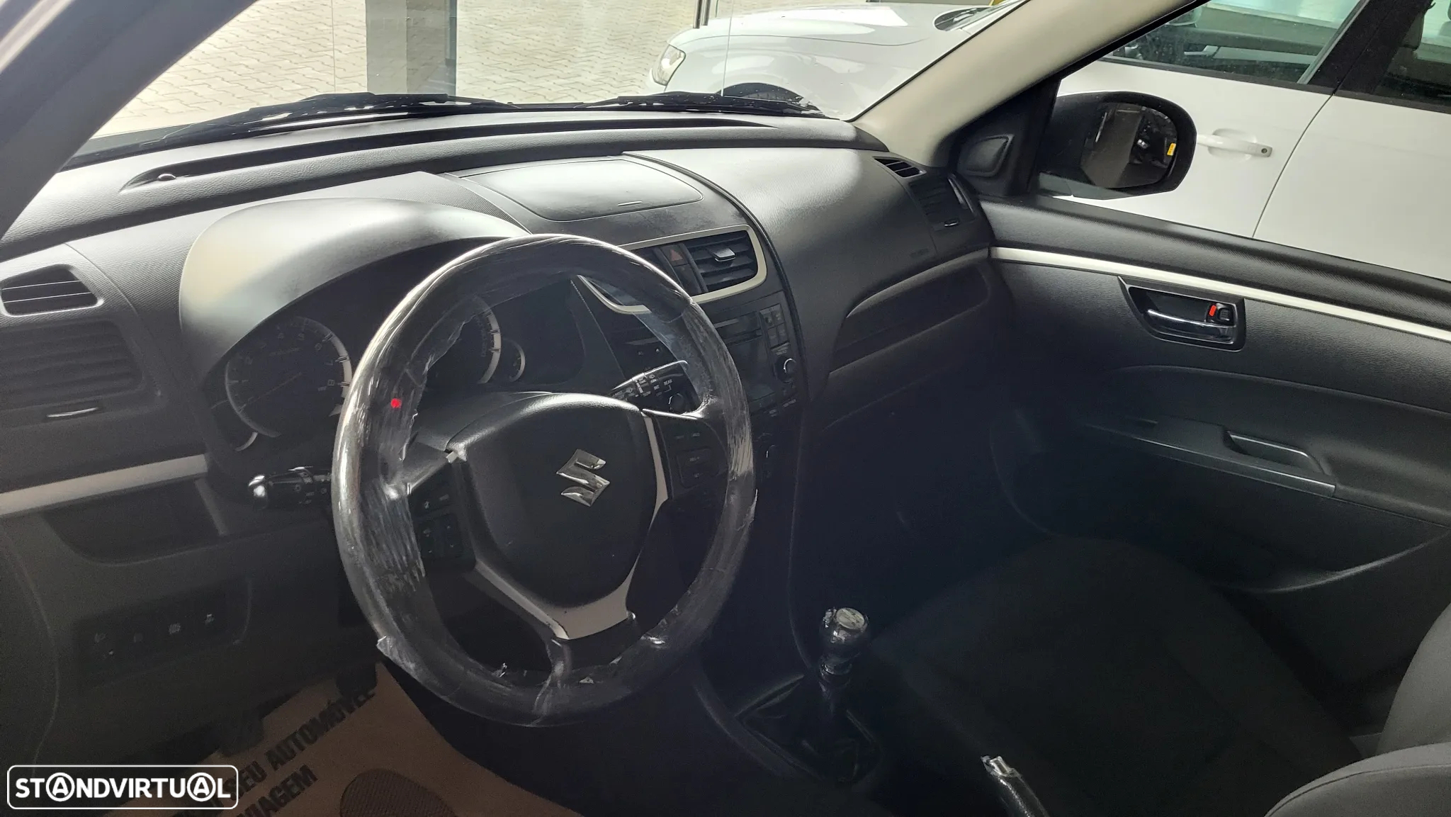 Suzuki Swift 1.2 VVT GLX - 12