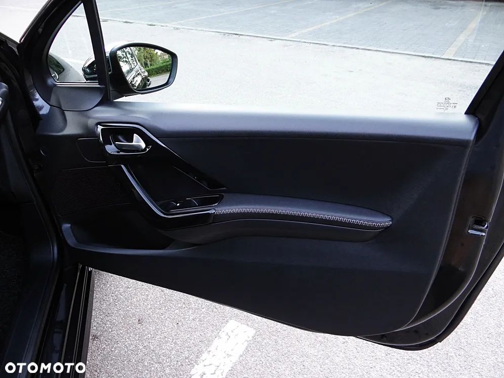 Peugeot 208 120 VTI Intuitive - 30