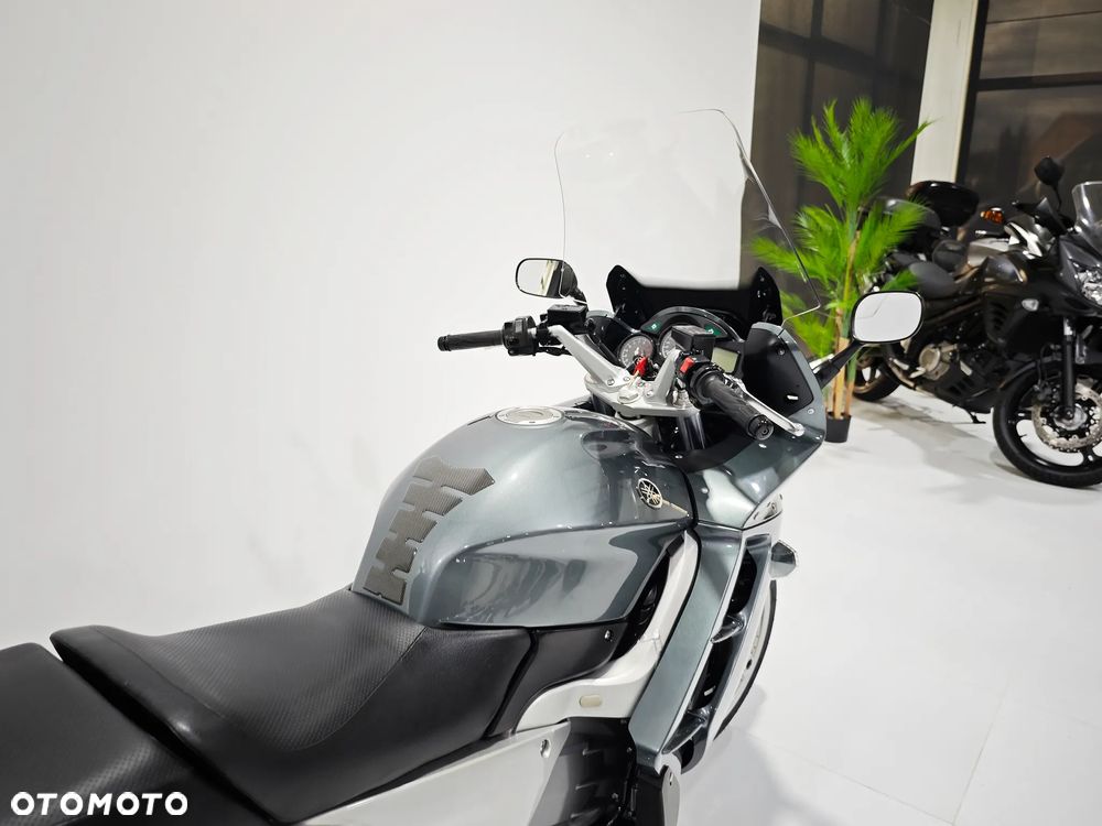 Yamaha FJR - 10