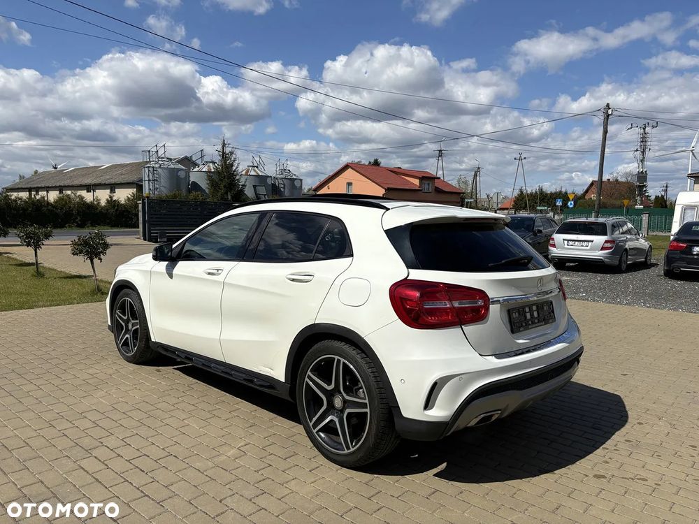 Mercedes-Benz GLA 200 7G-DCT AMG Line - 2