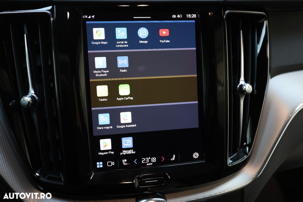 Volvo XC 60 B4 MHEV AWD R-Design - 29