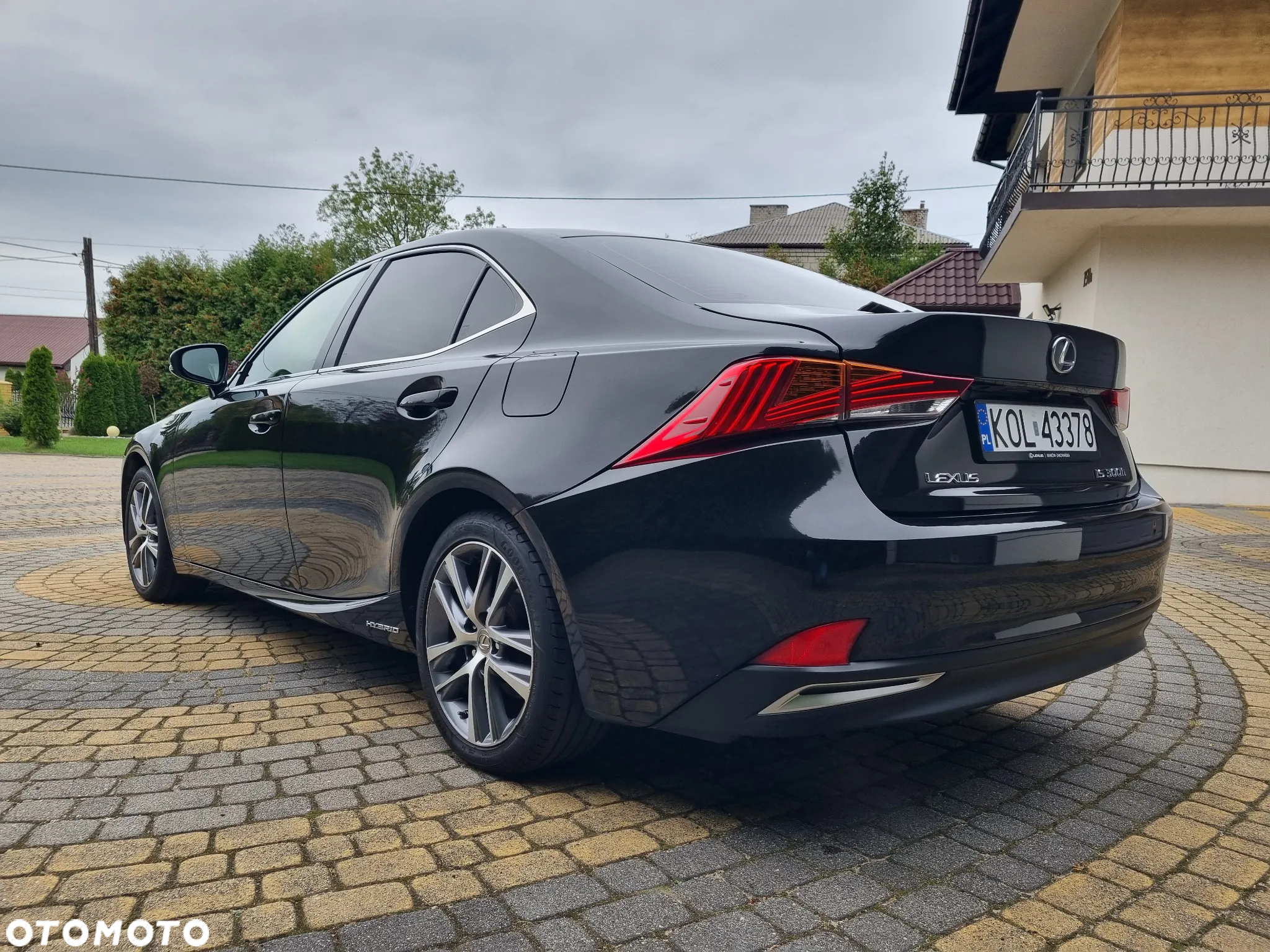Lexus IS 300h Business Edition - 4