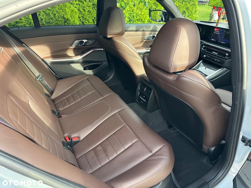 BMW Seria 3 M340i xDrive - 12