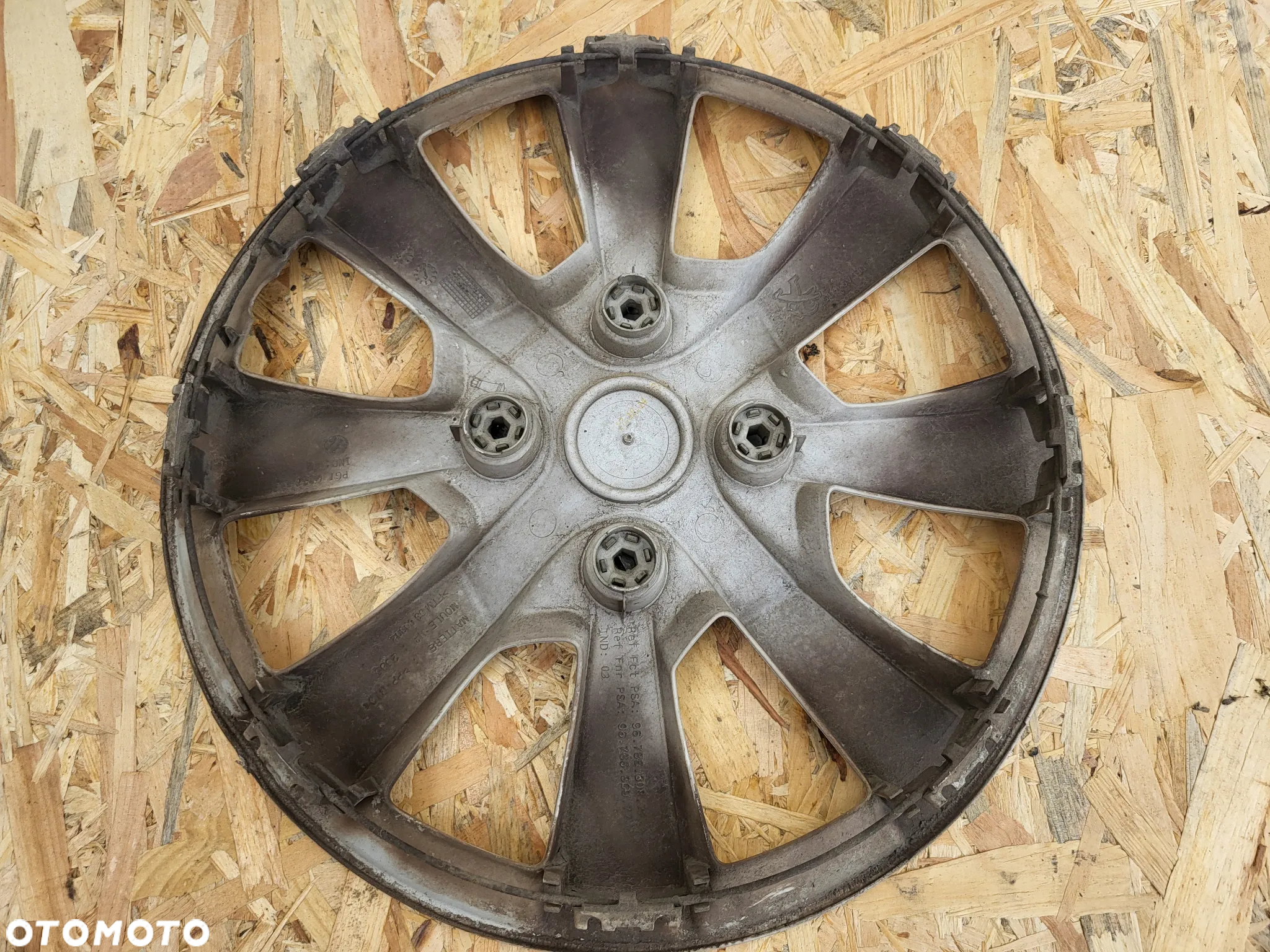 Kołpak 15 " Peugeot 208 - 9