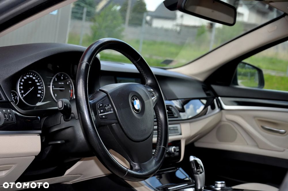 BMW Seria 5 520d Luxury Line - 26