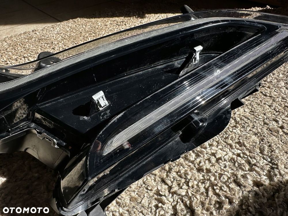 RENAULT MEGANE V 5 E TECH PRAWY HALOGEN LED ŚWIATŁO DZIENNE DRL 266009083R - 5