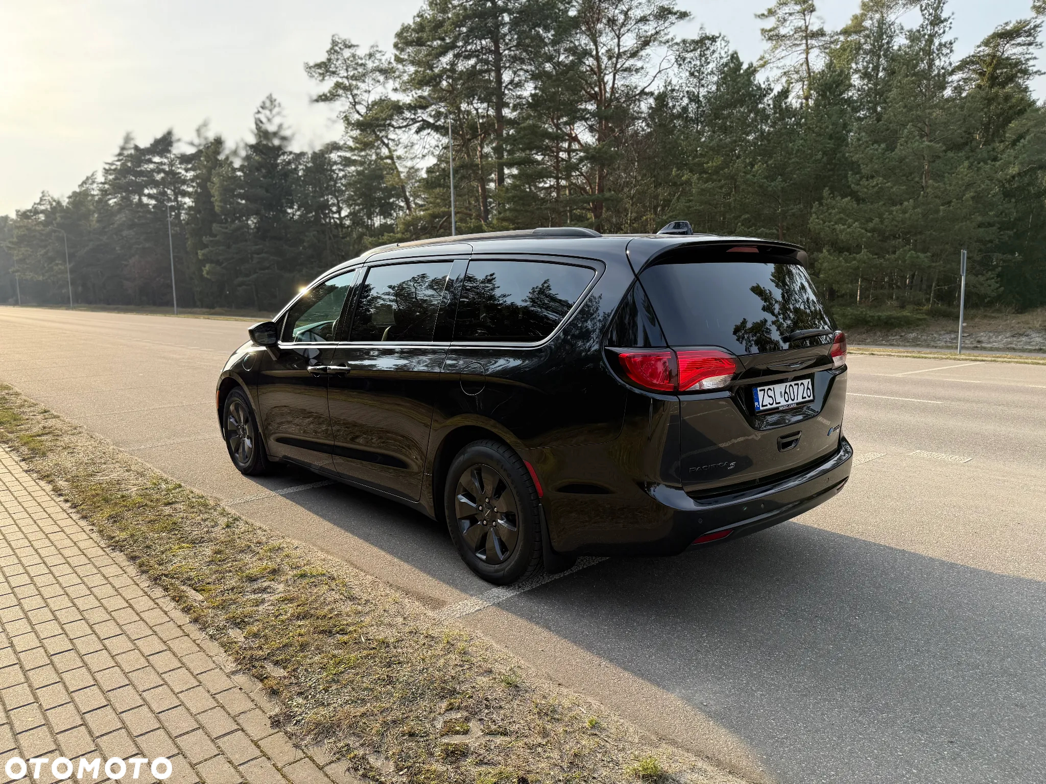 Chrysler Pacifica - 28