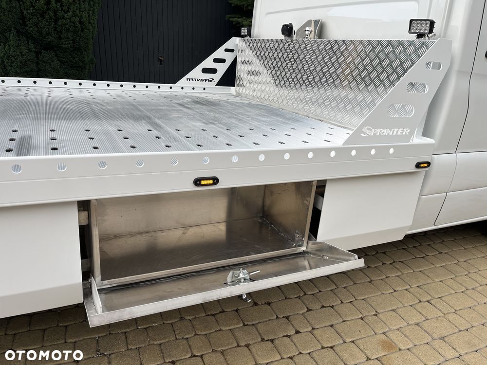 Mercedes-Benz Sprinter - 26