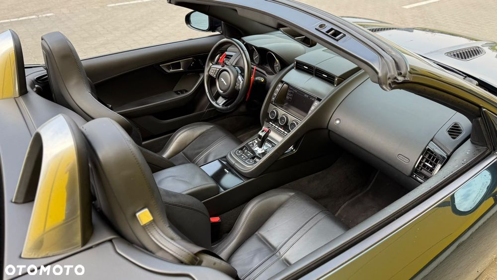 Jaguar F-Type R-Dynamic - 8